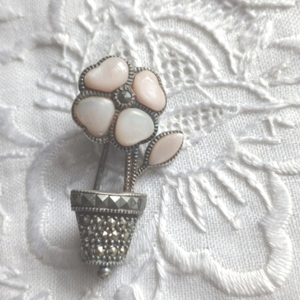 Dainty vintage pink mother of pearl marcasite stones flowerpot sterling silver
